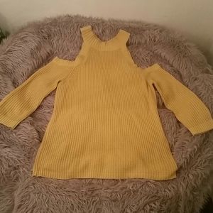 Cold shoulder top, M